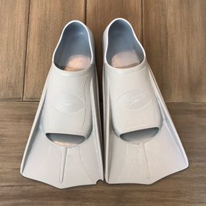Speedo short blade fins